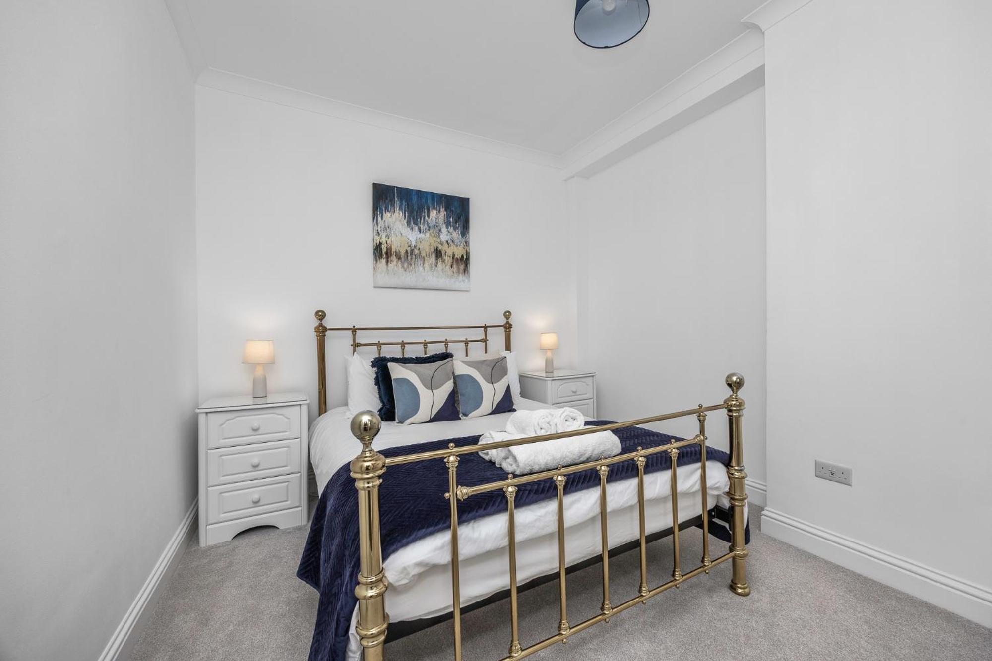 2 Bedroom Flat - With King Sized Beds, Netflix And Sky - Perfect For Contractors, Vacation Guests Or Those Relocating Brighton Exteriör bild