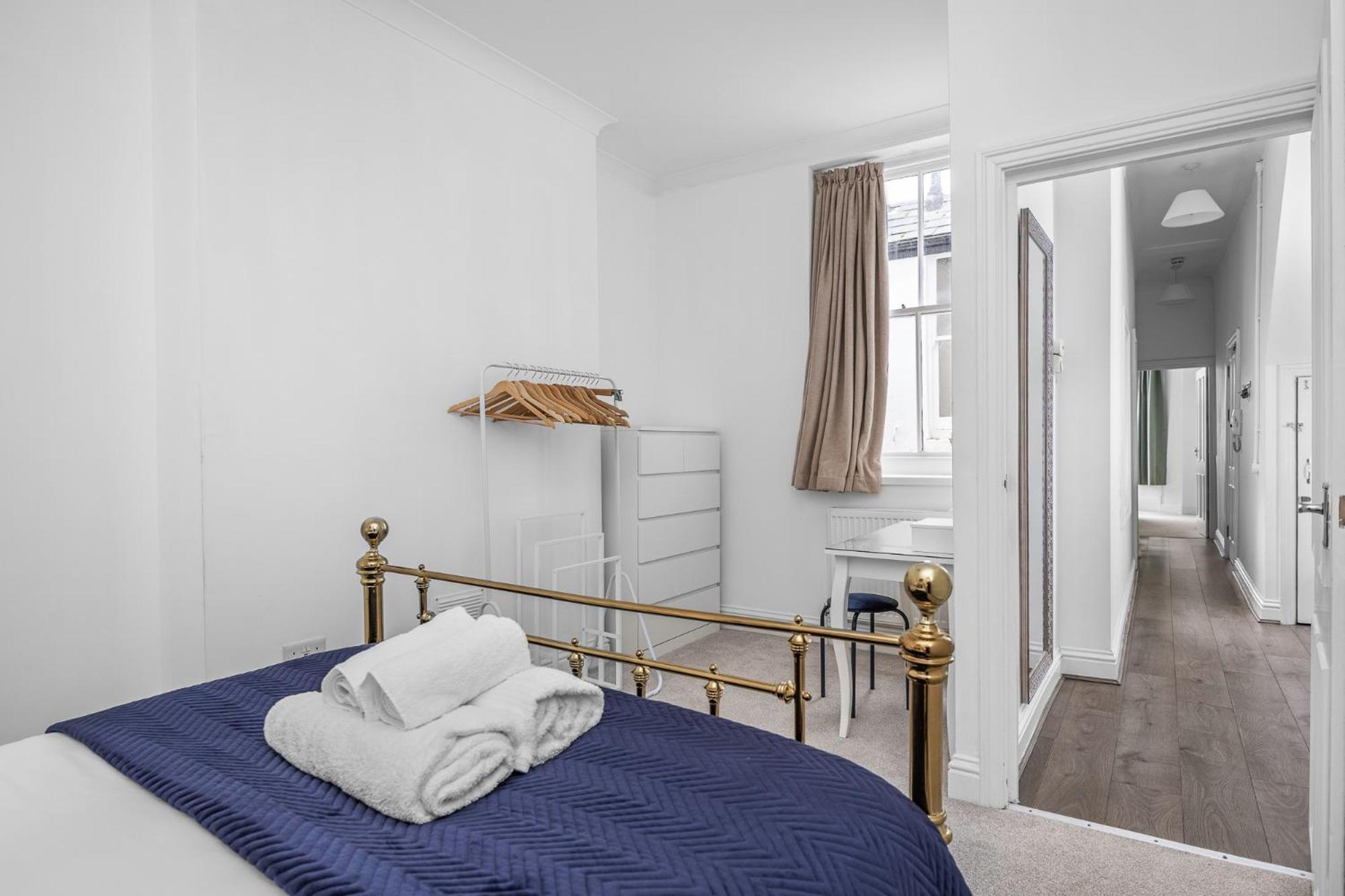 2 Bedroom Flat - With King Sized Beds, Netflix And Sky - Perfect For Contractors, Vacation Guests Or Those Relocating Brighton Exteriör bild