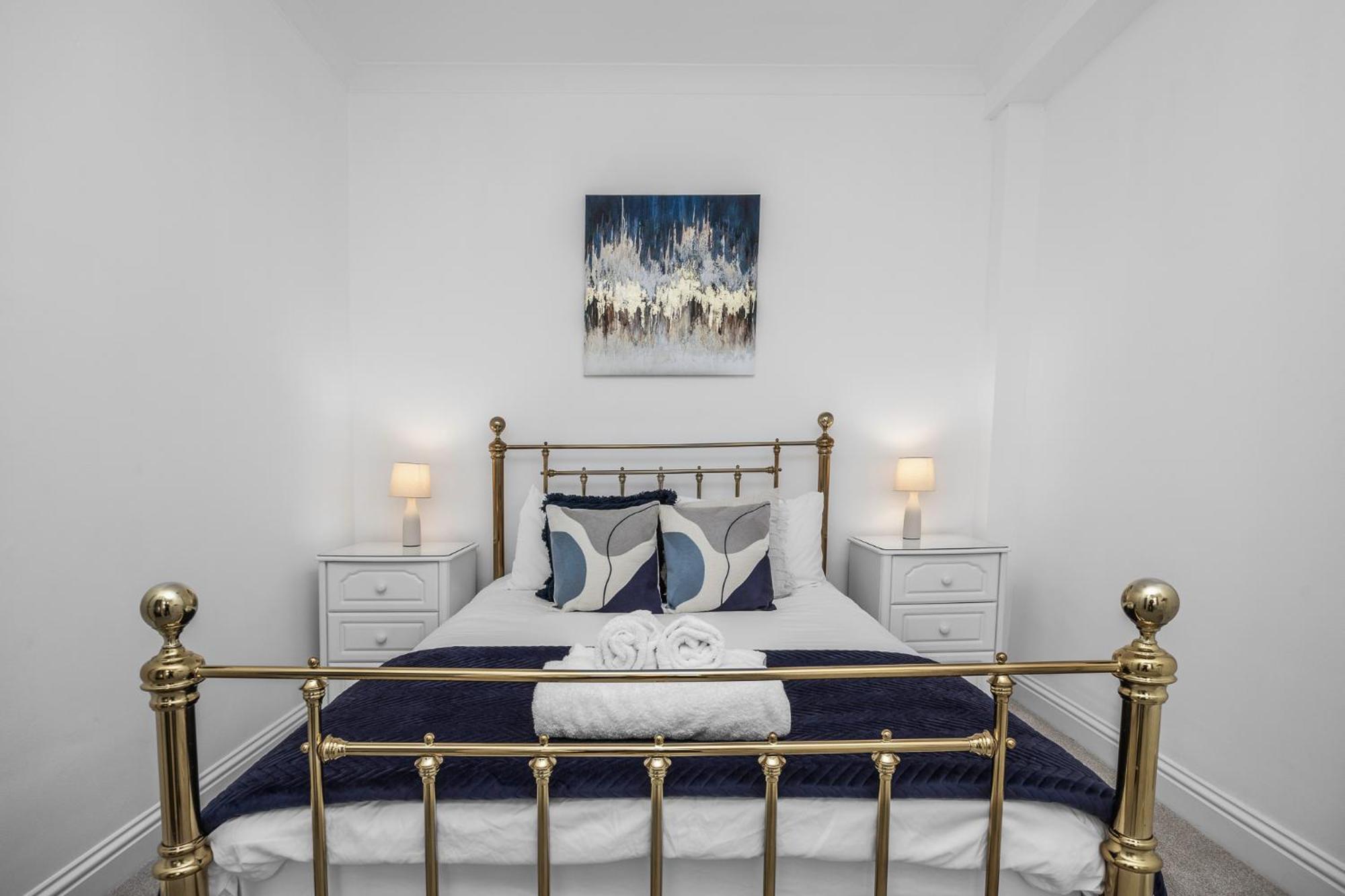 2 Bedroom Flat - With King Sized Beds, Netflix And Sky - Perfect For Contractors, Vacation Guests Or Those Relocating Brighton Exteriör bild